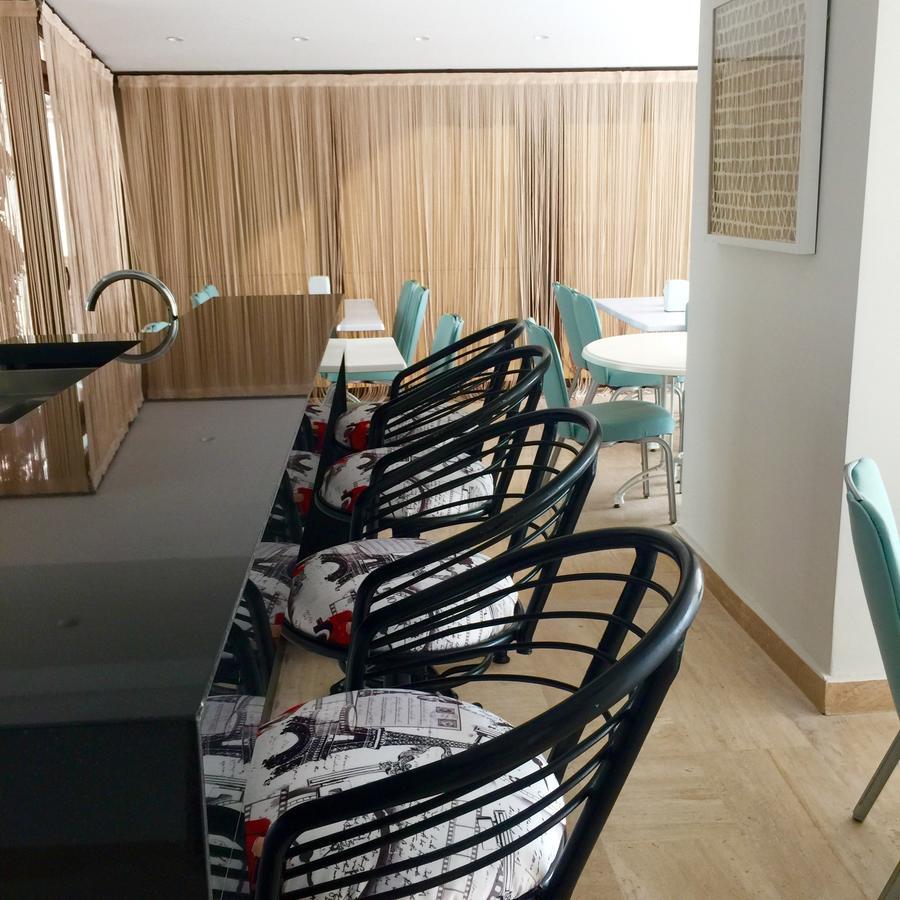 City Hotel 말마리스 외부 사진