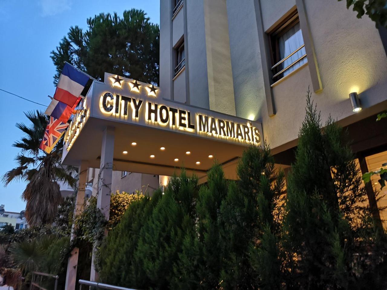 City Hotel 말마리스 외부 사진
